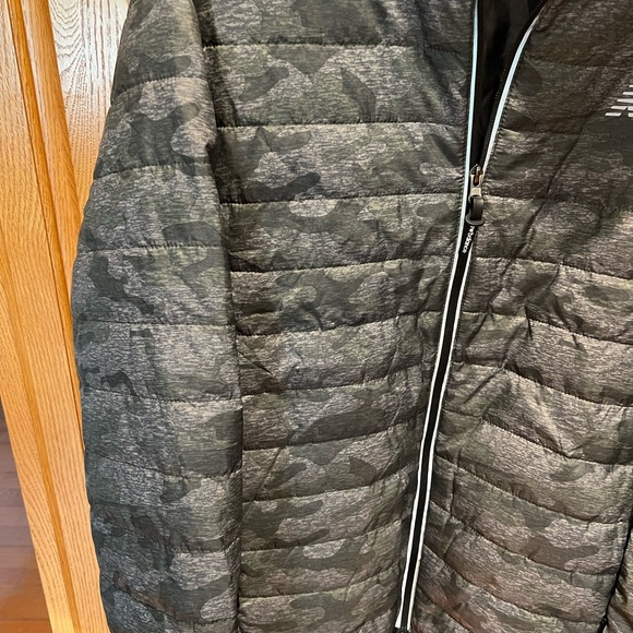 NEW BALANCE Mens jacket size medium - Picture 4 of 8